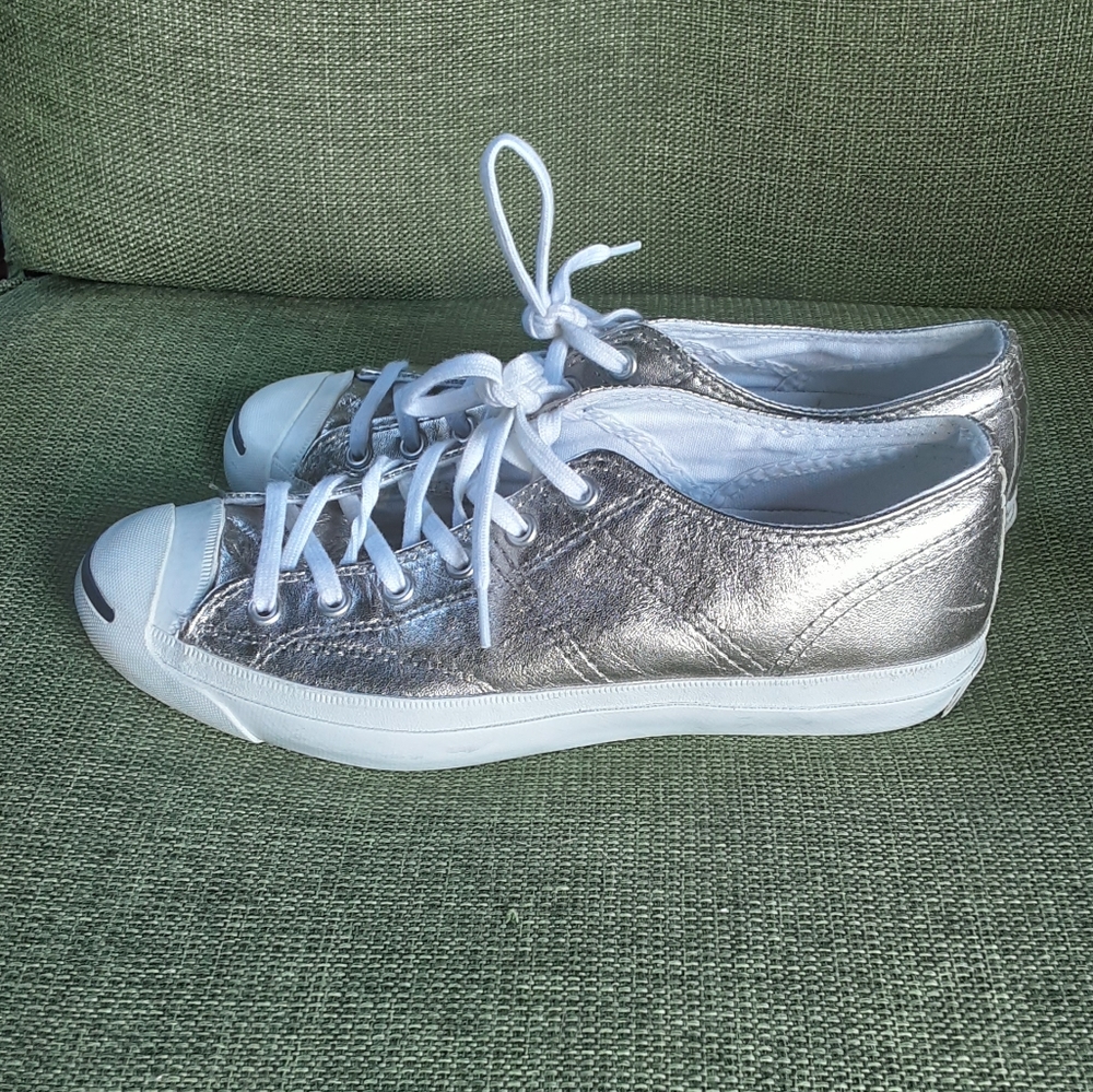 Converse Jack Purcell leather sneaker.